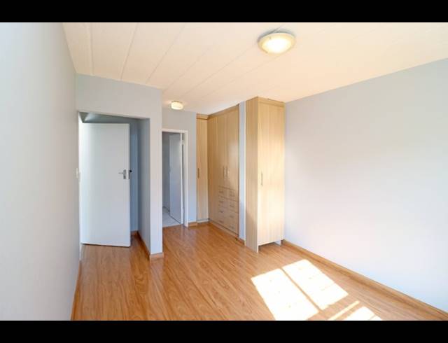 2 BEDROOM APARTMENT FOR SALE IN ROBINDALE